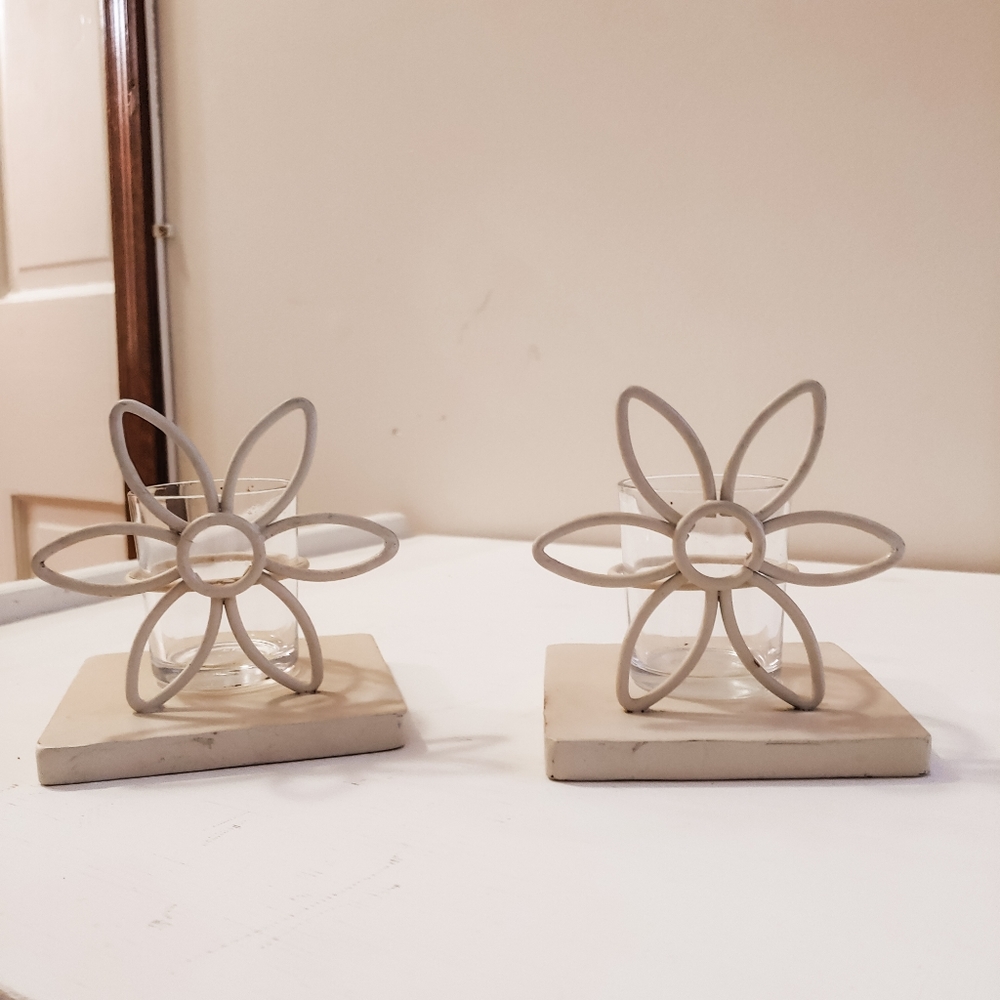Set of 2 flower votive candle set